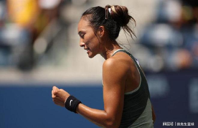 意甲球员在第12轮比赛中涂上红色面彩，向针对女性的暴力说不